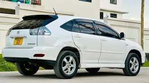 Toyota Harrier 2006 White