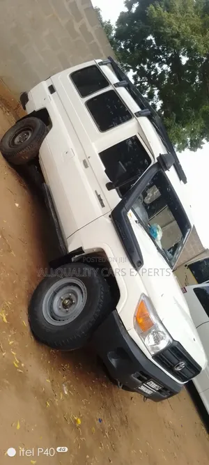Toyota Land Cruiser 2015 White