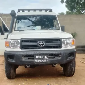 Toyota Land Cruiser 2015 White