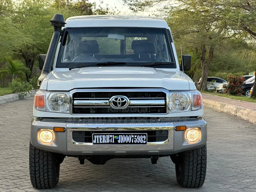 Toyota Land Cruiser 2015