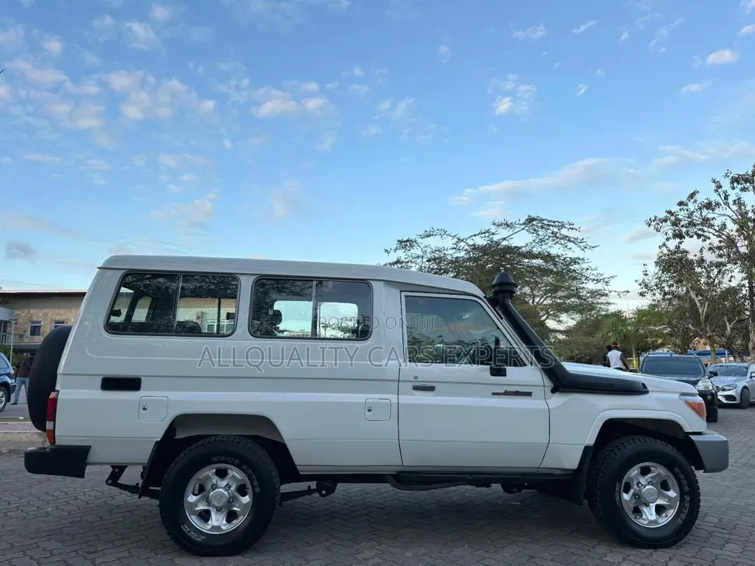 Toyota Land Cruiser 2015
