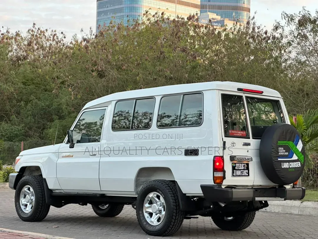 Toyota Land Cruiser 2015