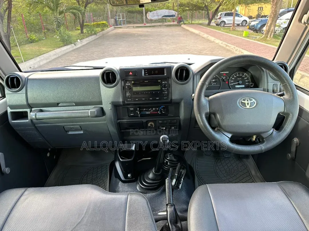 Toyota Land Cruiser 2015