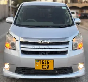Toyota Noah 2008 Silver