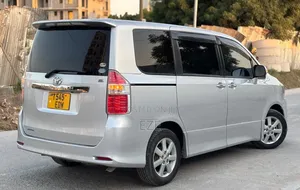 Toyota Noah 2008 Silver