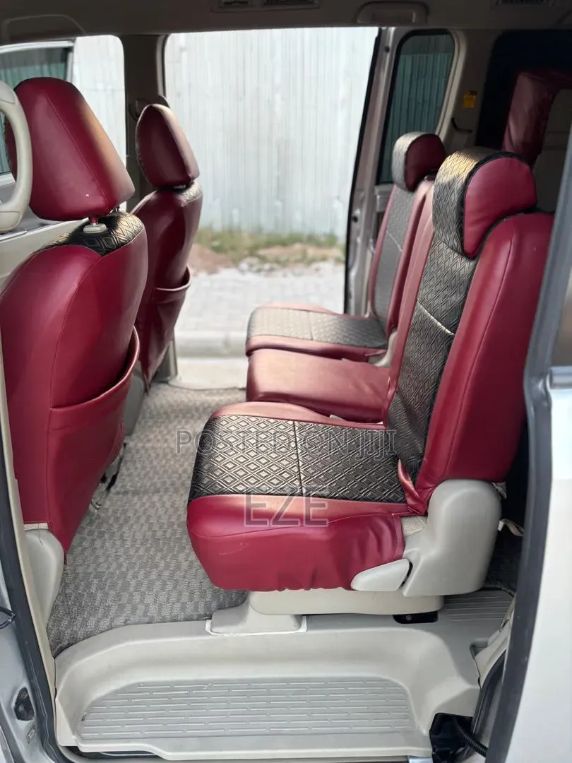 Toyota Noah 2008 Silver
