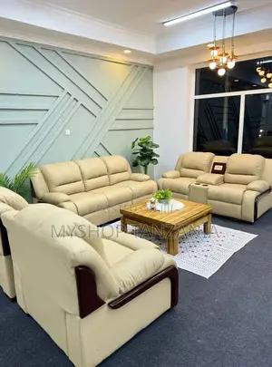 7 Seatet Soft Leather Sofas