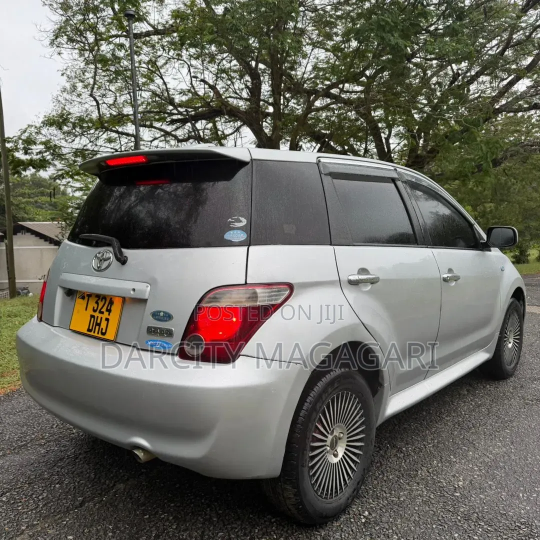 Toyota IST 2006 Silver