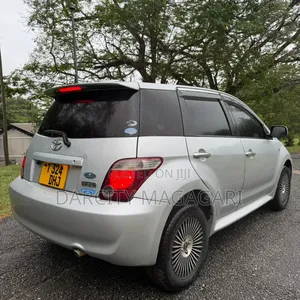 Toyota IST 2006 Silver