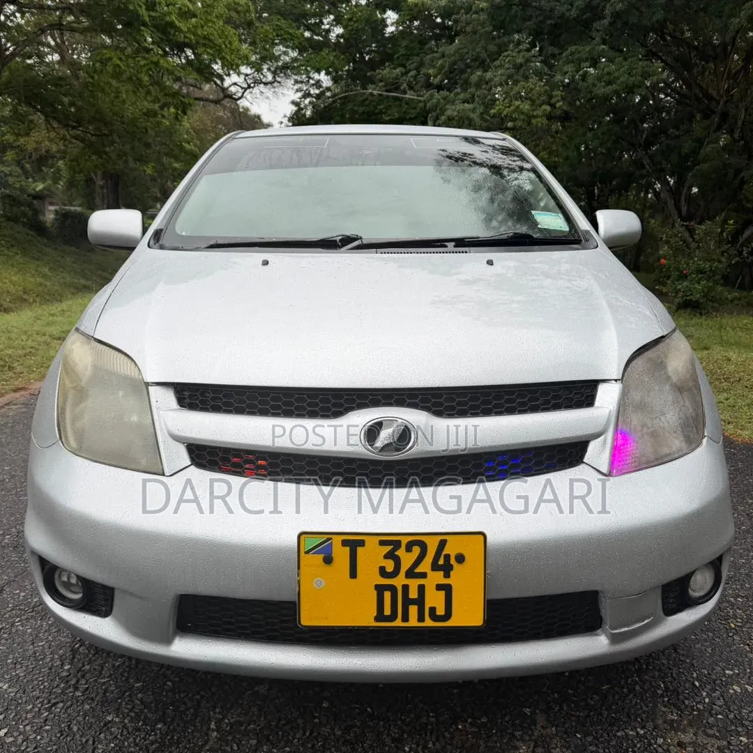 Toyota IST 2006 Silver