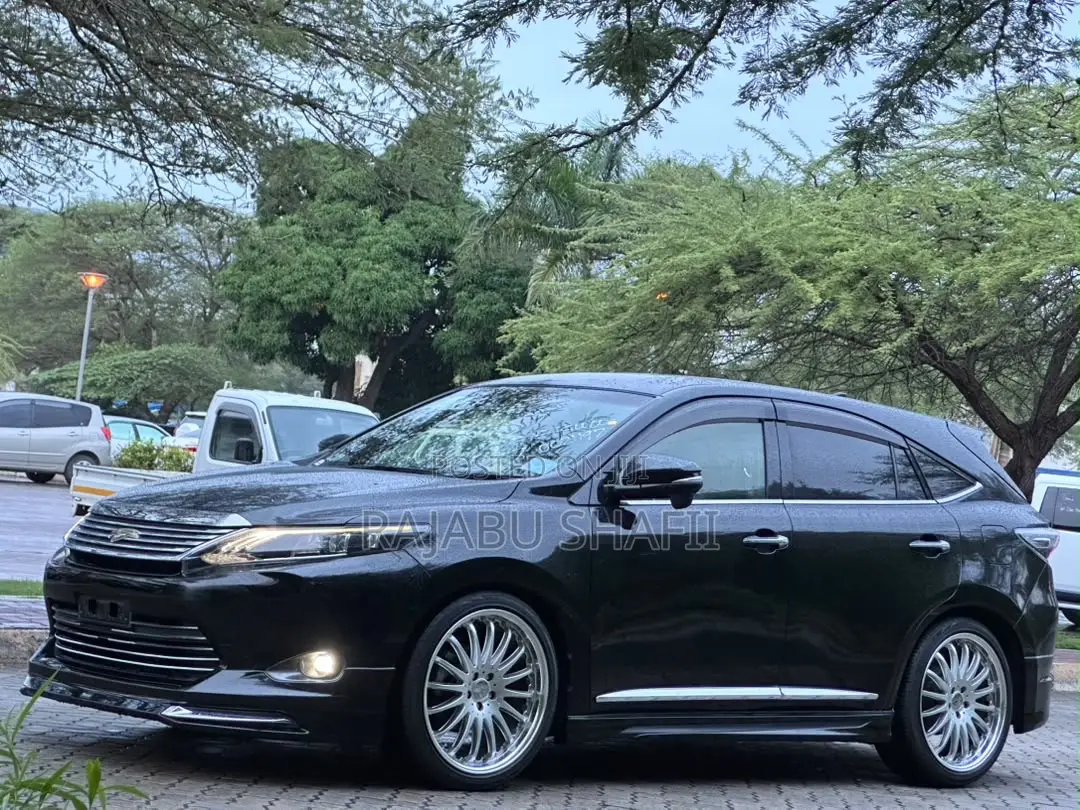 Toyota Harrier 2.0 2014 Black