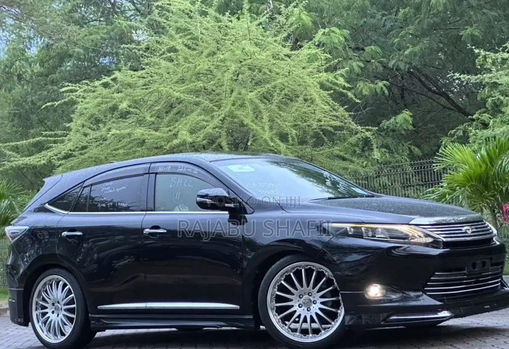 Toyota Harrier 2.0 2014 Black