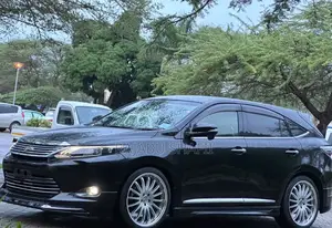 Toyota Harrier 2.0 2014 Black