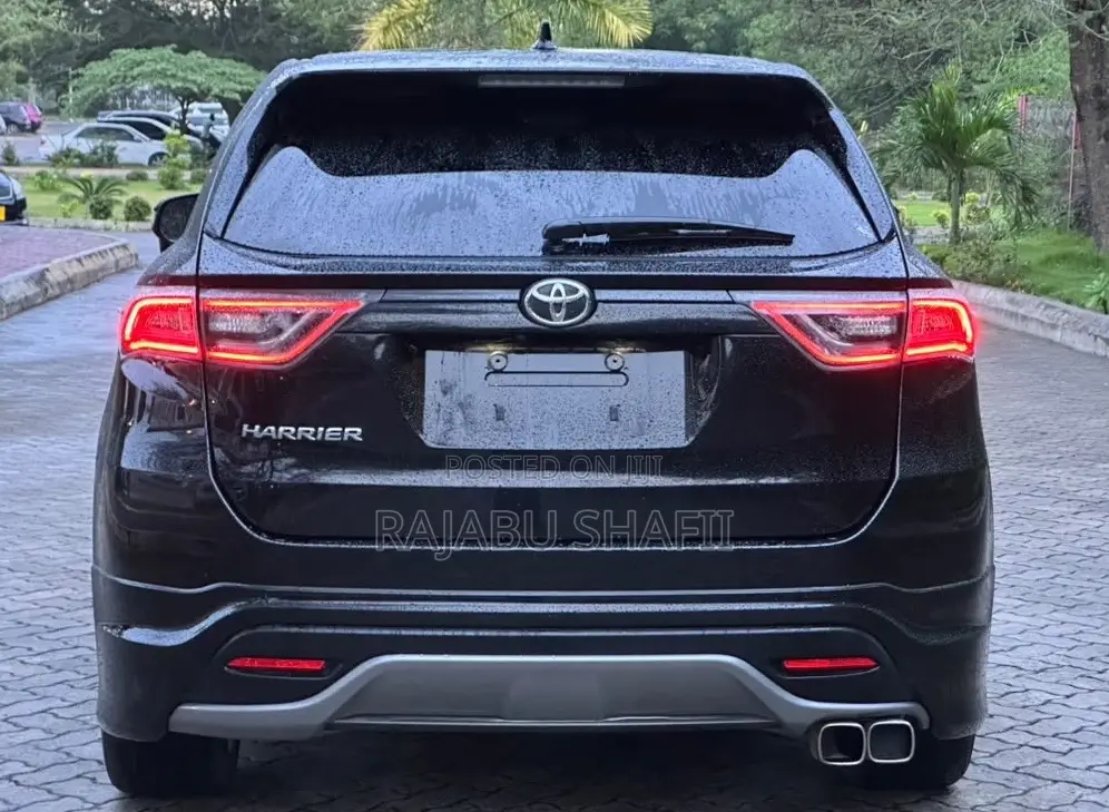 Toyota Harrier 2.0 2014 Black