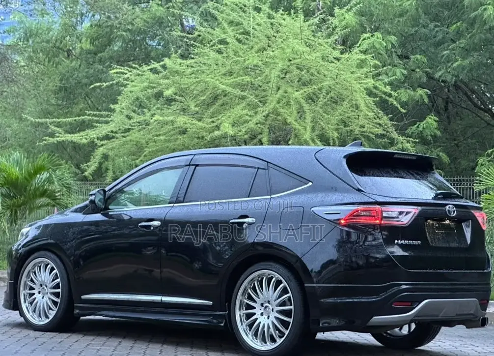 Toyota Harrier 2.0 2014 Black