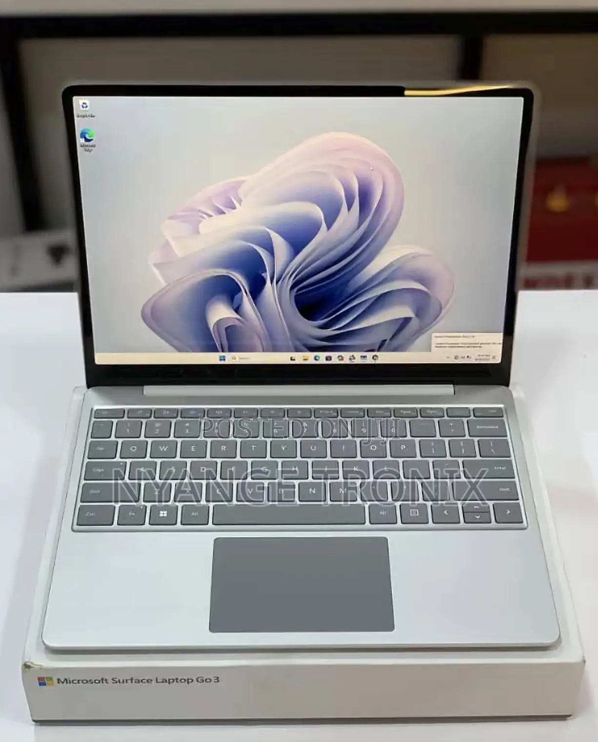 New Laptop Microsoft Surface Go 3 8GB Intel Core i5 SSD 256GB