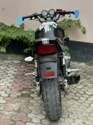 Honda CB 1995 Red