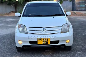 Toyota IST 2004 White