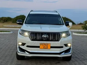 Toyota Land Cruiser Prado 2022 White