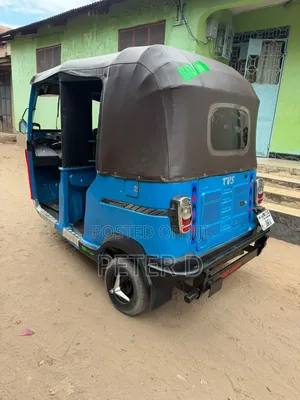 TVS Apache 160 4V 2025 Blue