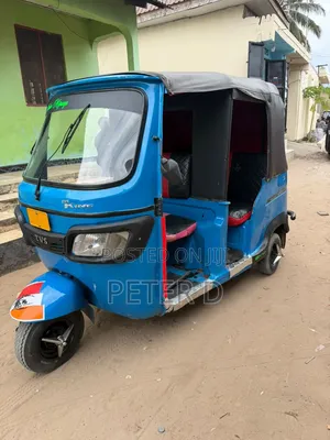 TVS Apache 160 4V 2025 Blue