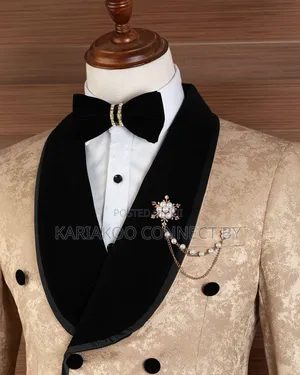 Luxury Carlo Cardini Gold Double-Breasted Dinner Jacket