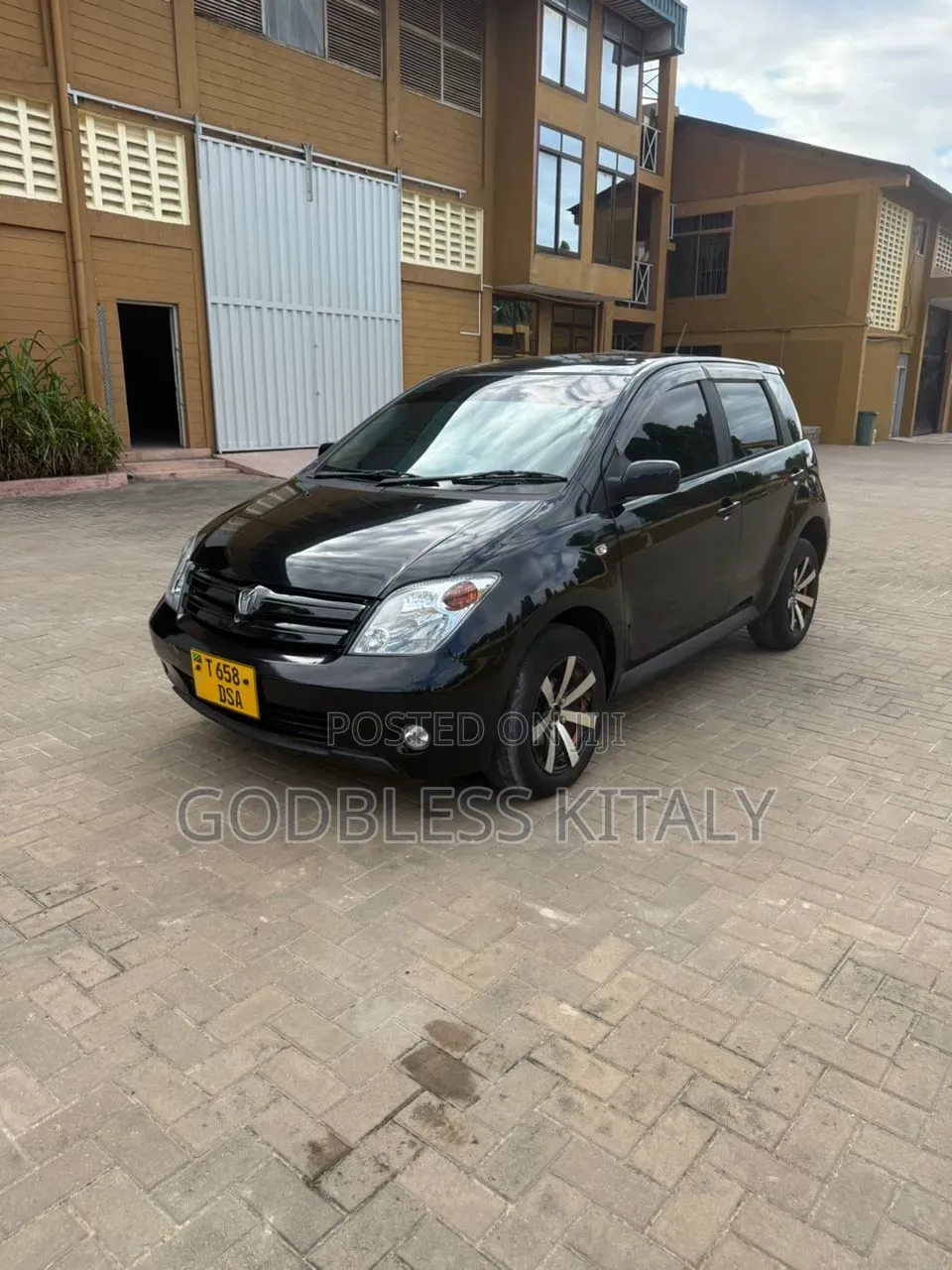 Toyota IST 2004 Black