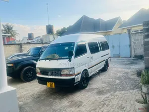 Toyota HiAce 2002 White
