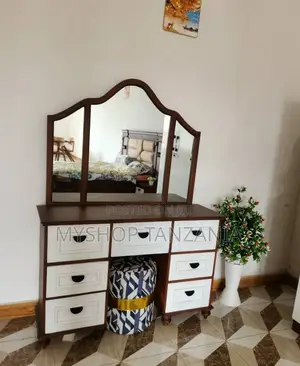 Single Dress Table Kioo Material Mbao Ngumu Pamoja Na Soft Wood