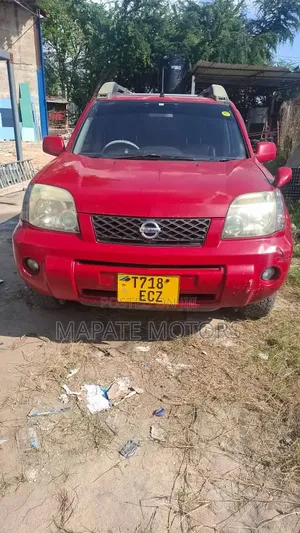 Nissan X-Trail 2004 Red