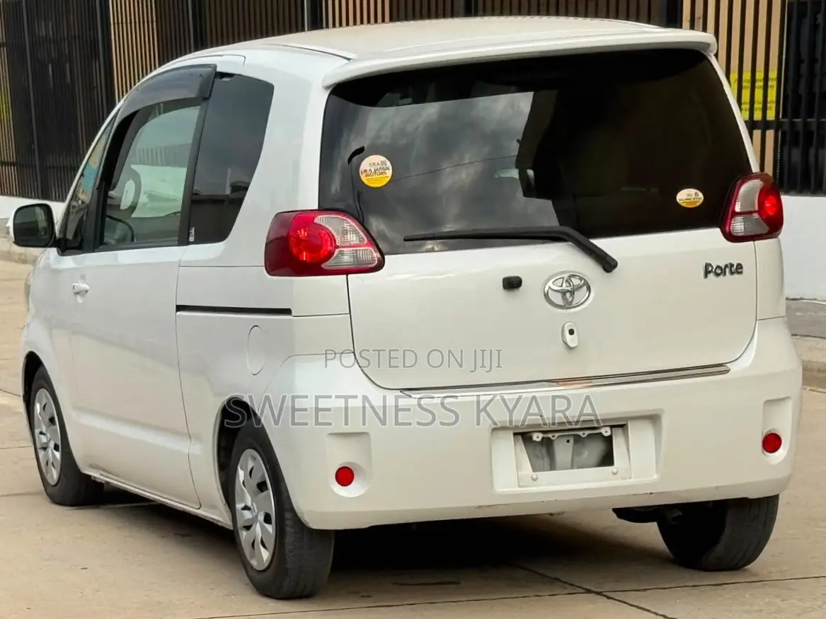 Toyota Porte 2008 White
