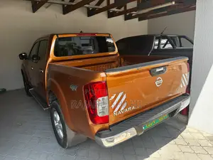 Nissan Navara 2.5 dCi 2011 Orange