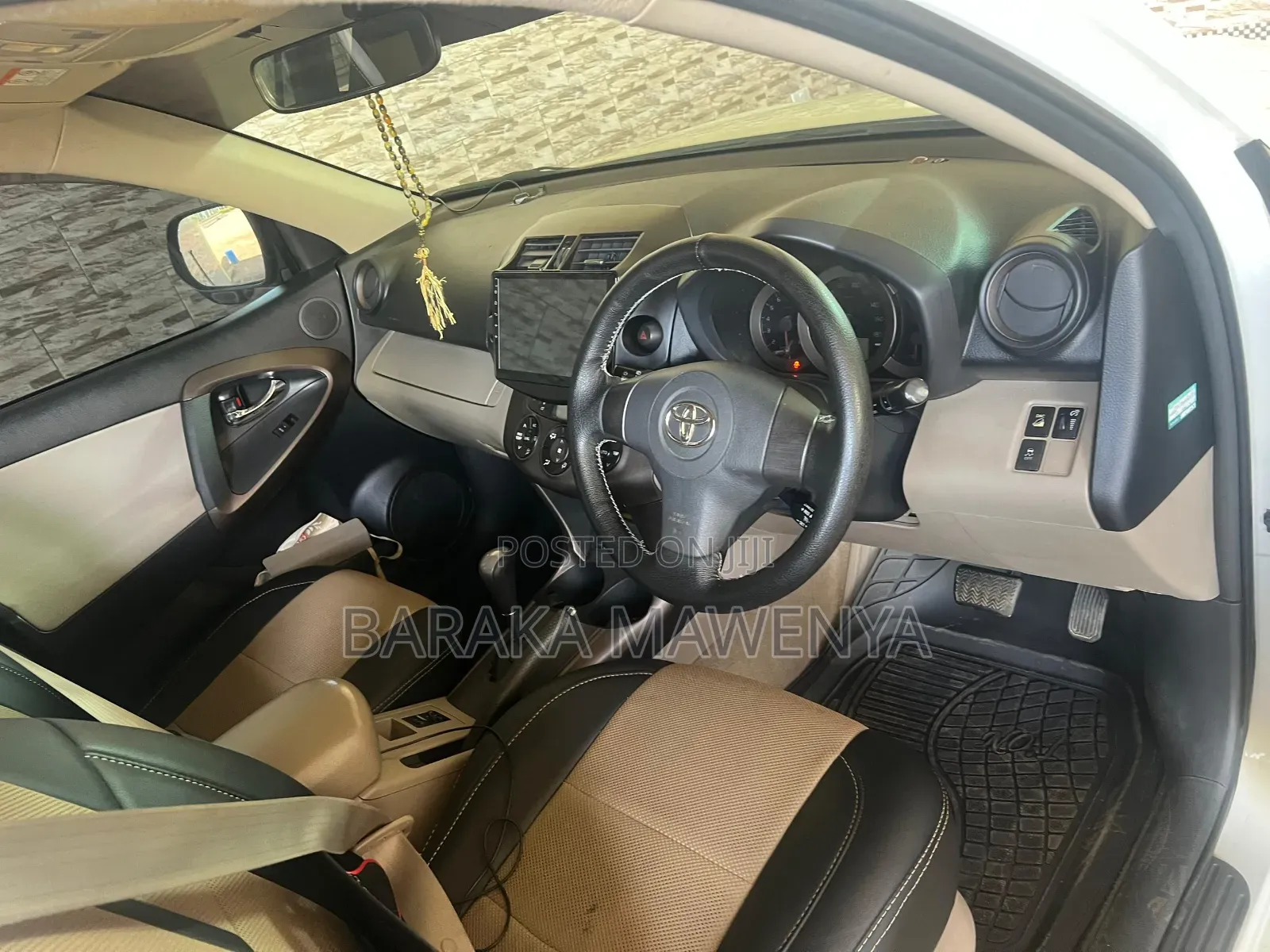 Toyota Vanguard 2009 White