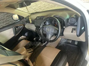 Toyota Vanguard 2009 White