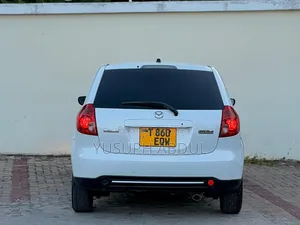 Mazda Verisa 2008 White