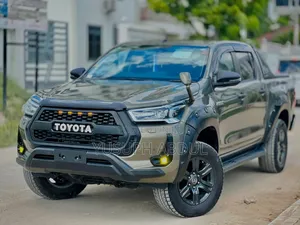 Toyota Hilux 2021 Gray