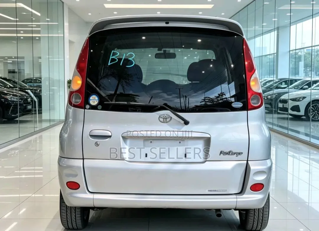 Toyota Fun Cargo 2001 Silver