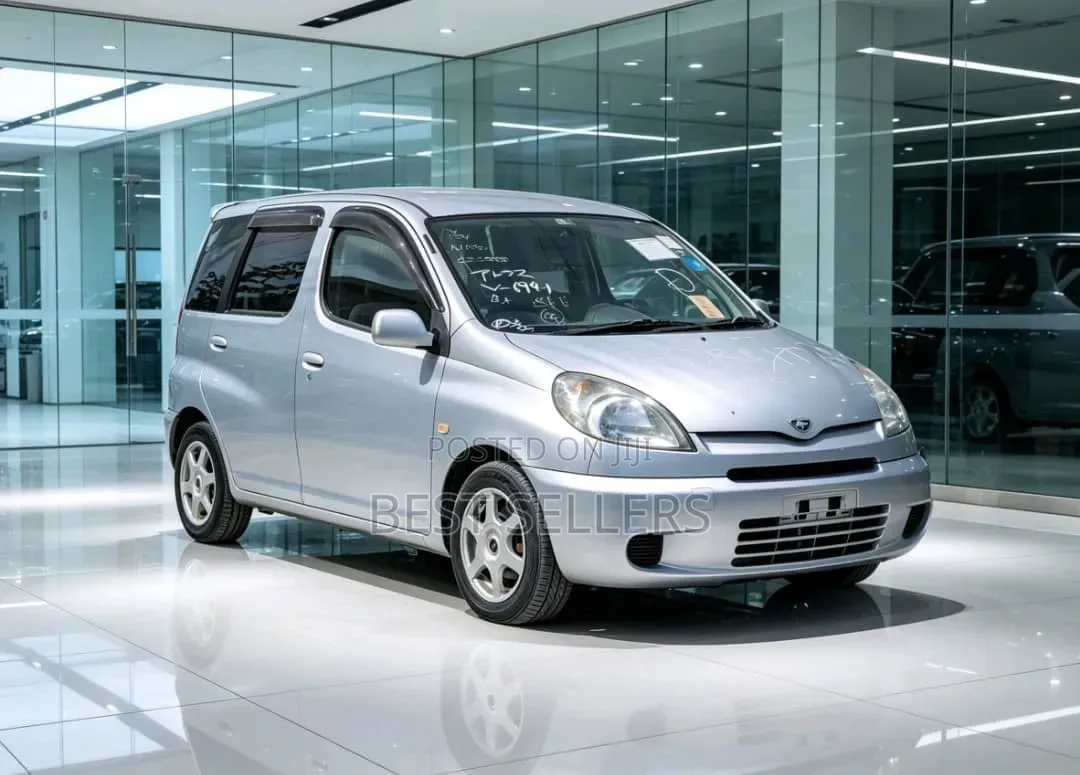 Toyota Fun Cargo 2001 Silver
