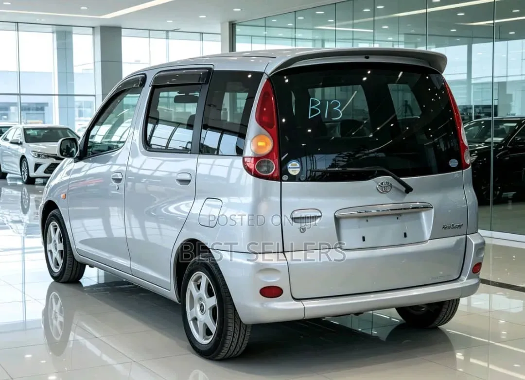 Toyota Fun Cargo 2001 Silver