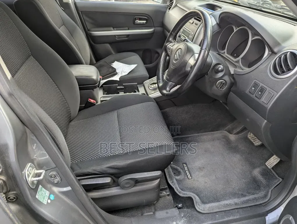 Suzuki Escudo 2005 Gray