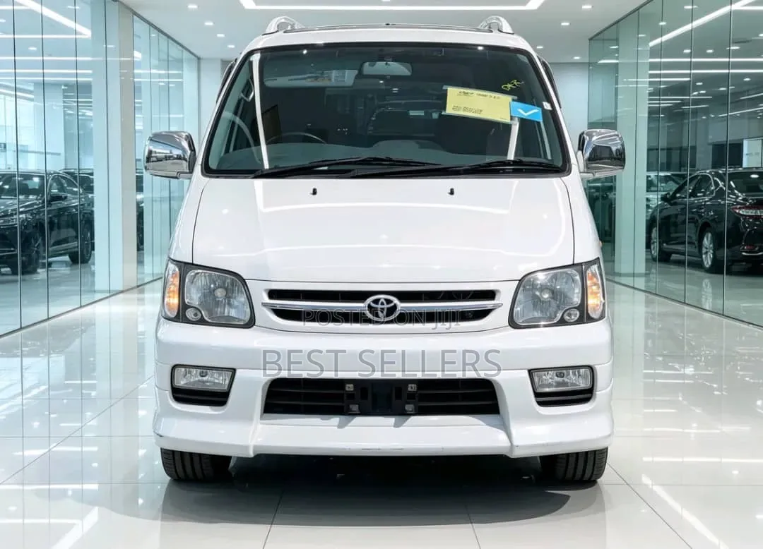 Toyota Noah 2001 White