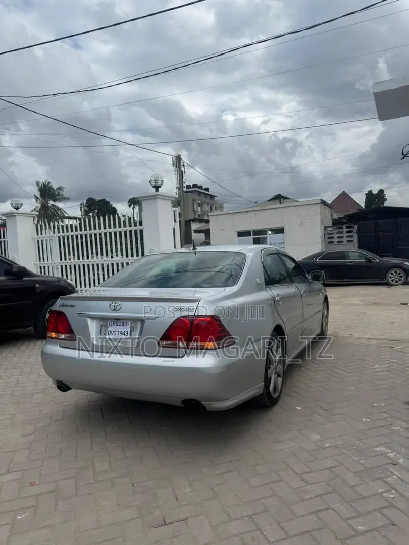 Toyota Crown 2006 Silver