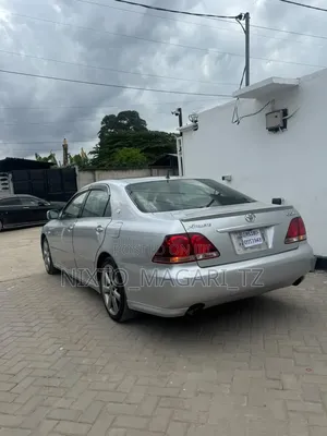 Toyota Crown 2006 Silver