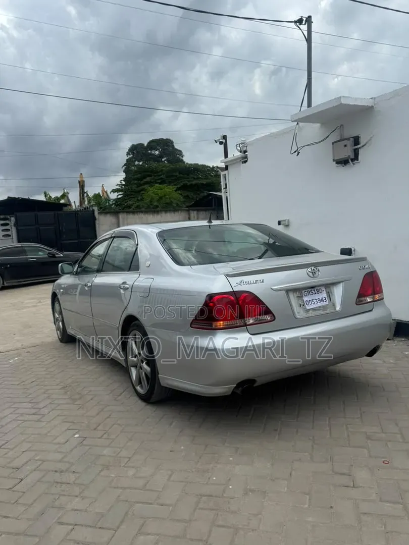 Toyota Crown 2006 Silver