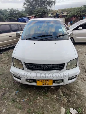 Toyota Noah 2005 White
