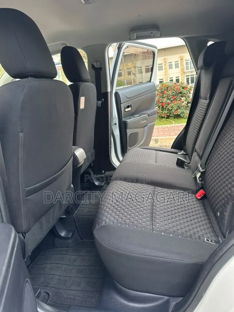Mitsubishi RVR 2.0 2011 White