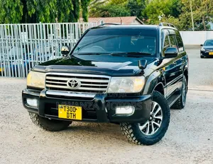 Toyota Land Cruiser 2000 Black