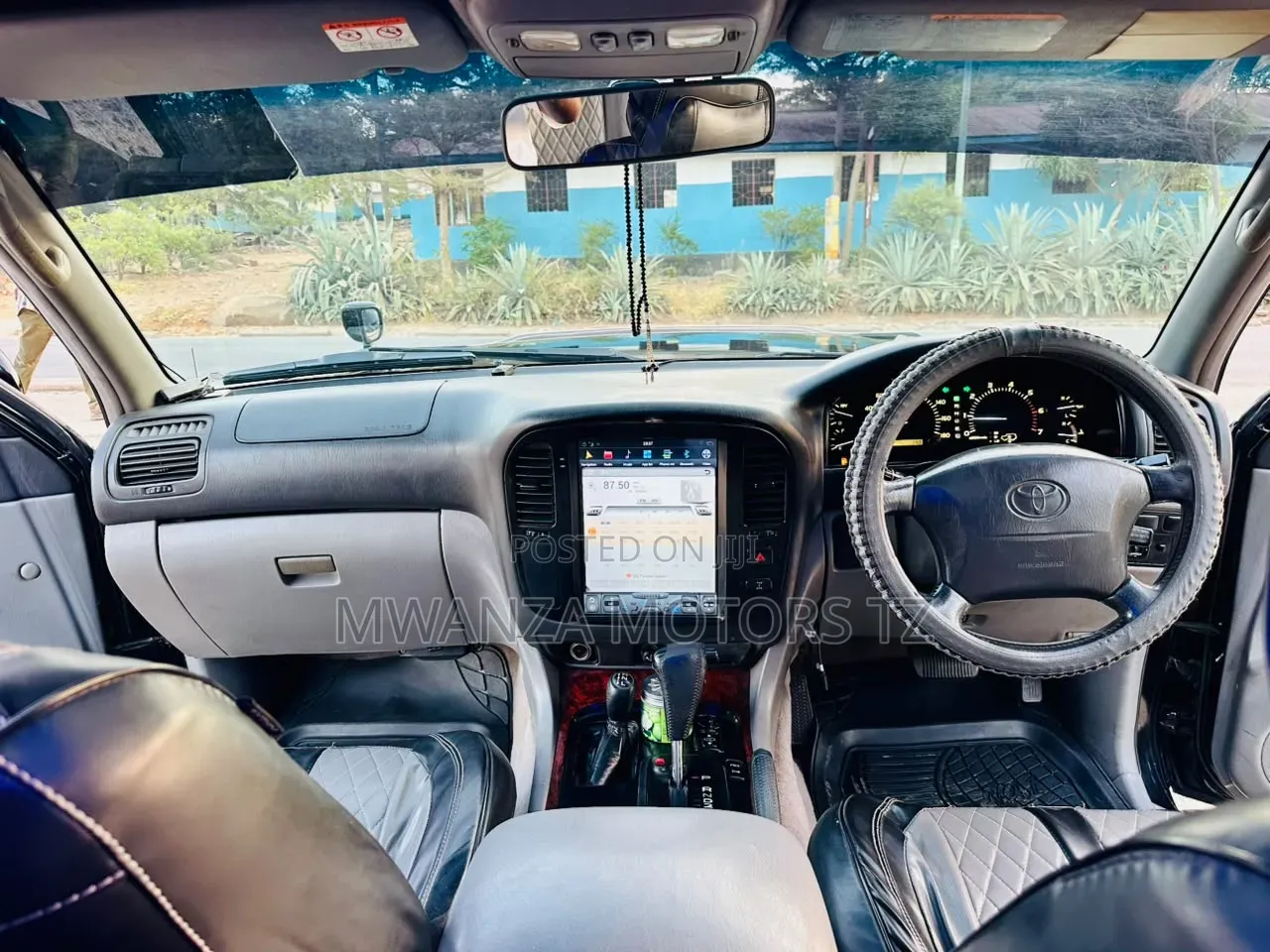 Toyota Land Cruiser 2000 Black