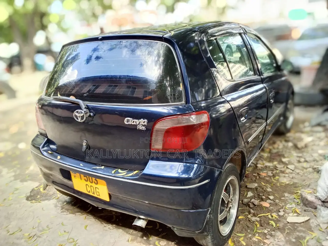 Toyota Vitz 2005 Blue