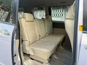 Toyota Noah 2009 Gray